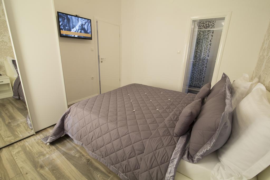 Villa Petra Apartment With Private Pool Makarska Exteriör bild