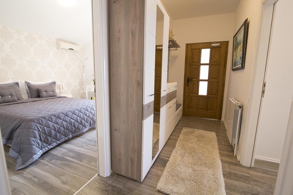 Villa Petra Apartment With Private Pool Makarska Exteriör bild