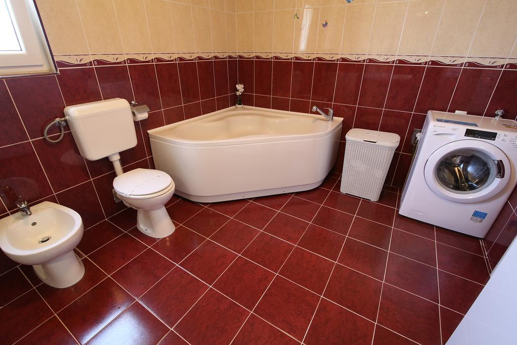 Villa Petra Apartment With Private Pool Makarska Exteriör bild